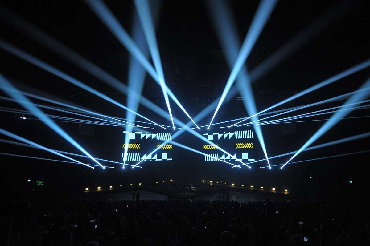 STRIKY - Outdoor Motorized Strobe/Wash